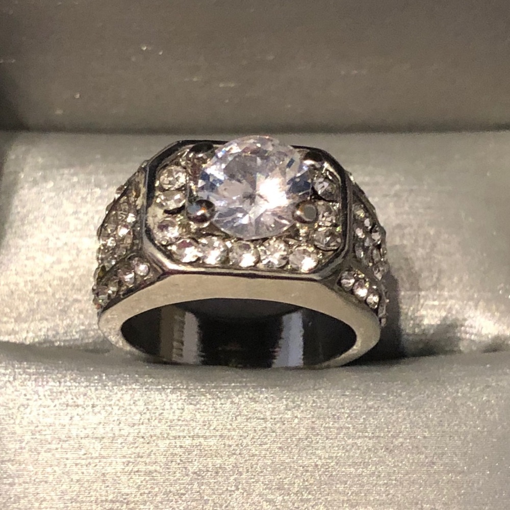 STERLING SILVER RING WITH SWAROVSKI CRYSTALS